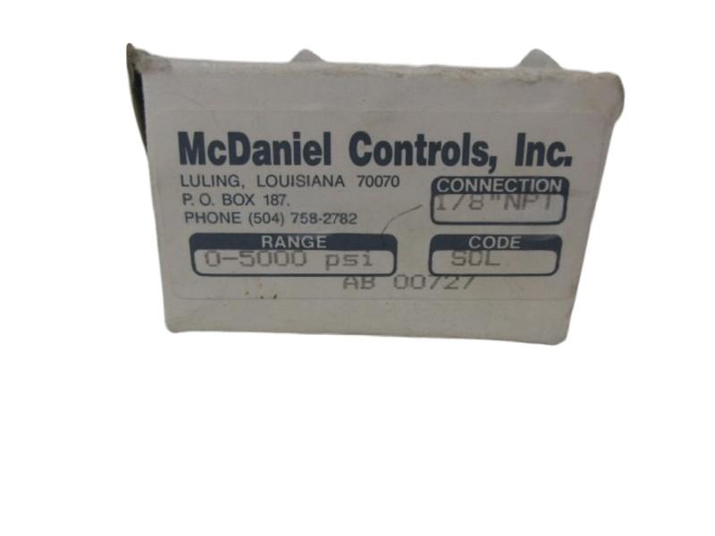 MCDANIEL CONTROLS AB00727 0-100 PRESSURE GAUGE NSMP