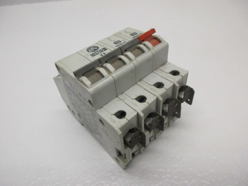 ALLEN BRADLEY 1492-CD2G040 SER. A CIRCUIT BREAKER  UNMP