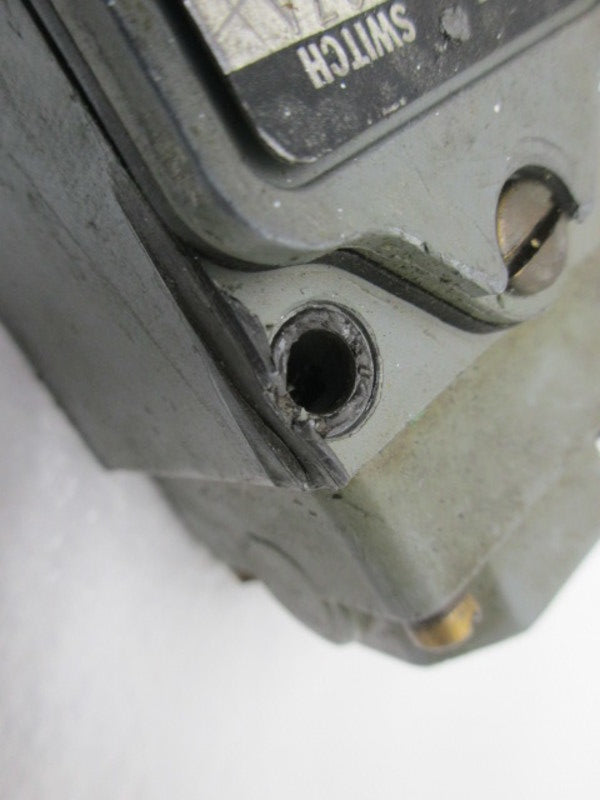 CUTLER HAMMER 10316H197A LIMIT SWITCH  UNMP