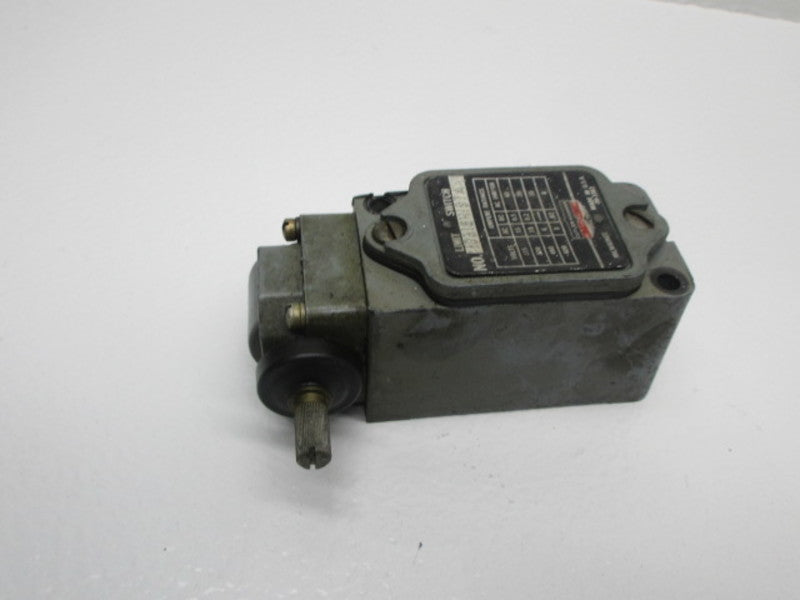 CUTLER HAMMER 10316H197A LIMIT SWITCH  UNMP