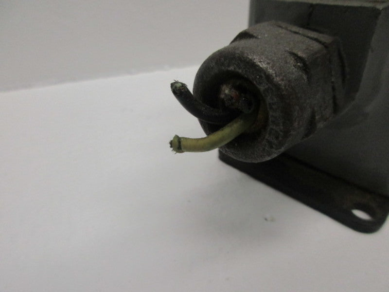 NAMCO 080-11100 SNAP LOCK LIMIT SWITCH (AS PICTURED)  UNMP