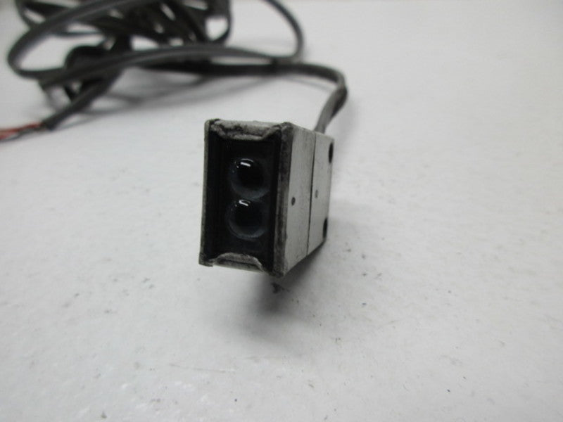 INDUSTRIAL SPARE PART 42SP3-4001 SER.B PHOTOSWITCH PROXIMITY SCANNER  UNMP