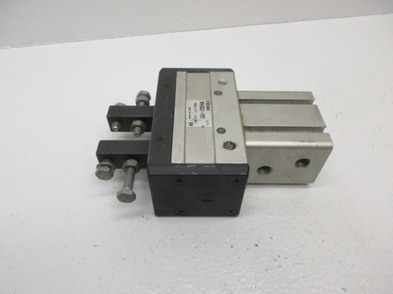 SMC MHQG2-32D PNEUMATIC GRIP CYLINDER  UNMP