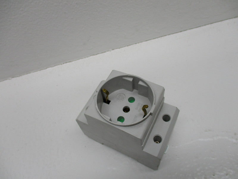 HAGER SN010564010  NSNP