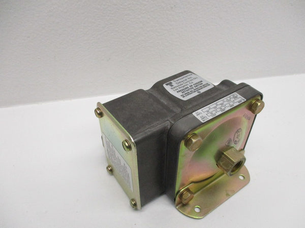 BARKSDALE D2T-M18-L6  NSMP