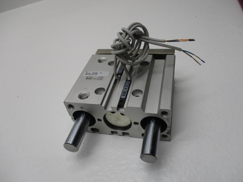 SMC MGPL25-40-Z73 NSNP