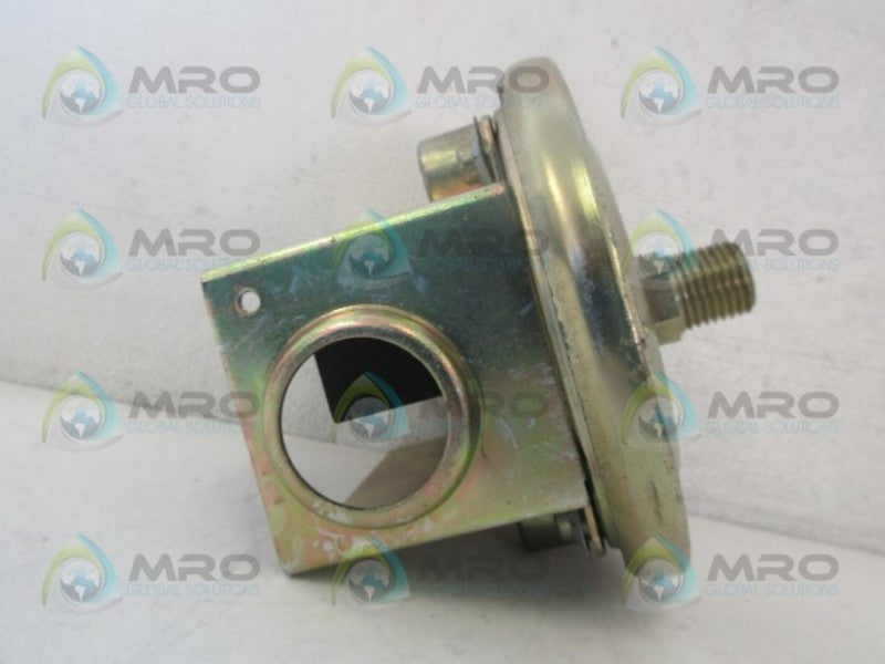DWYER 1920-1 PRESSURE SWITCH (AS PICTURED) NSNP