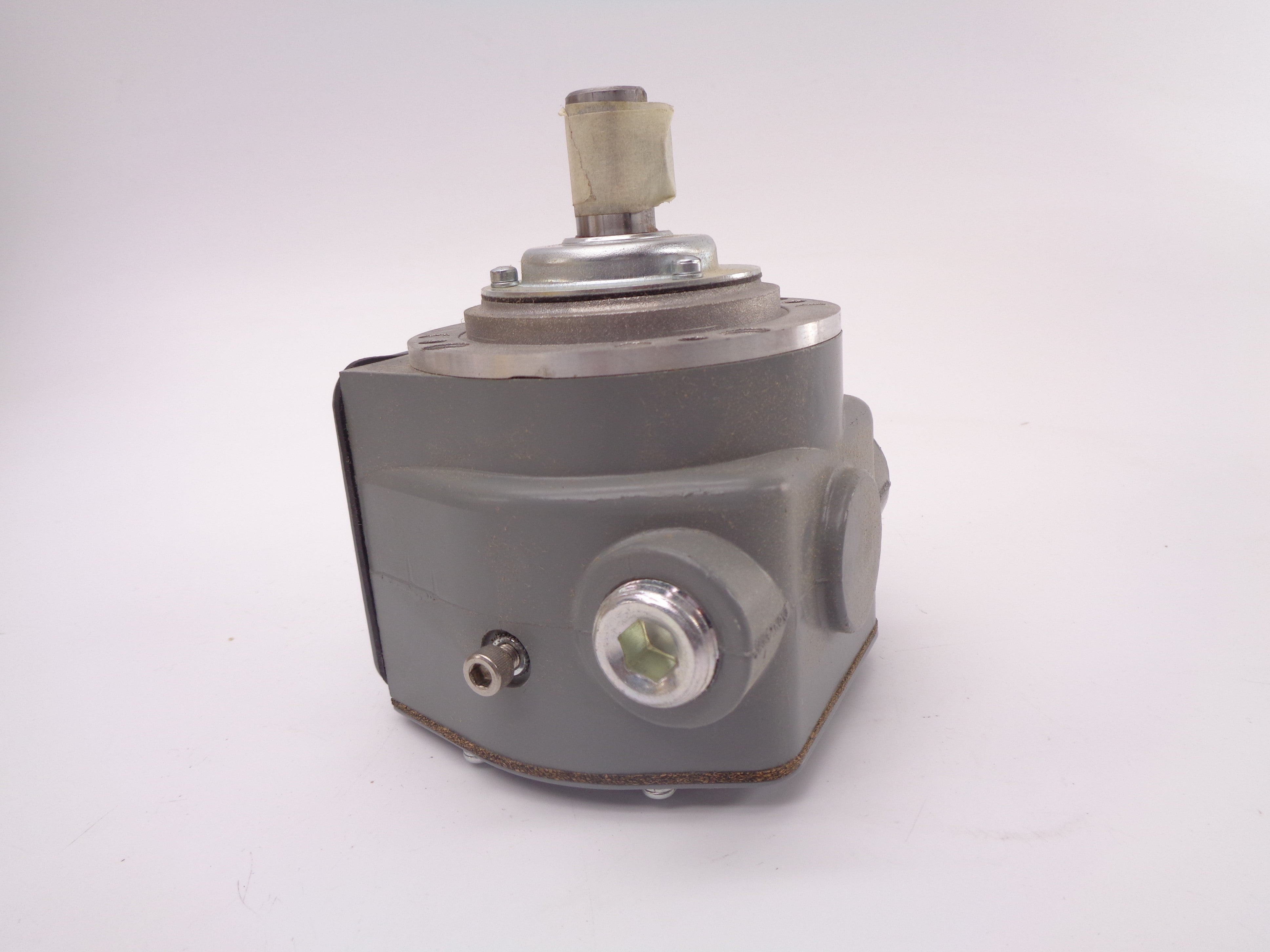 ALLEN BRADLEY 808-J4 SER. F (BR/WH) NSMP