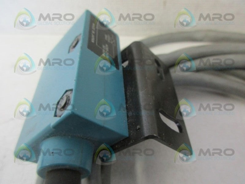 MICRO SWITCH FE7C-RPU2V-M PHOTOELECTIRC STONE UNMP