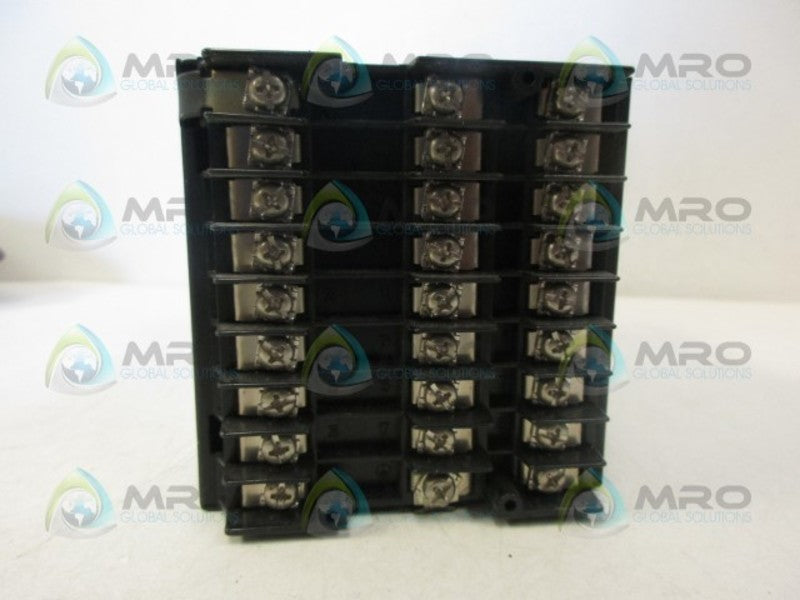 HONEYWELL DC330B-K0-200-30-000000-00-0 TEMPERATURE CONTROLLER NSNP