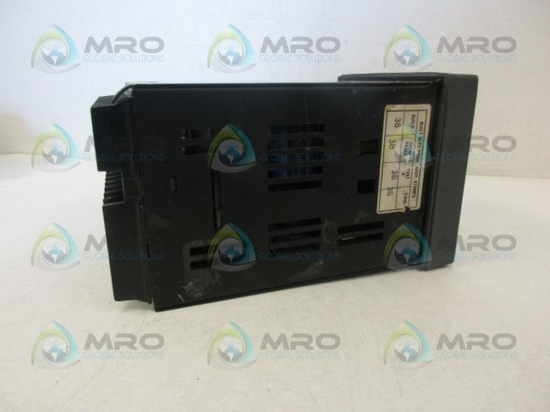 HONEYWELL DC330B-K0-200-30-000000-00-0 TEMPERATURE CONTROLLER NSNP