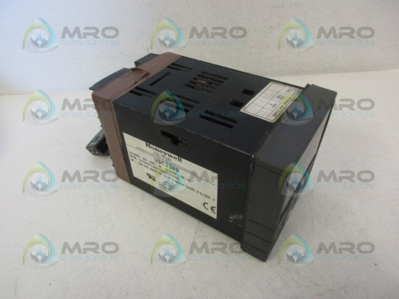 HONEYWELL DC330B-K0-200-30-0FB000-00-0 TEMPERTURE CONTROLLER UNMP