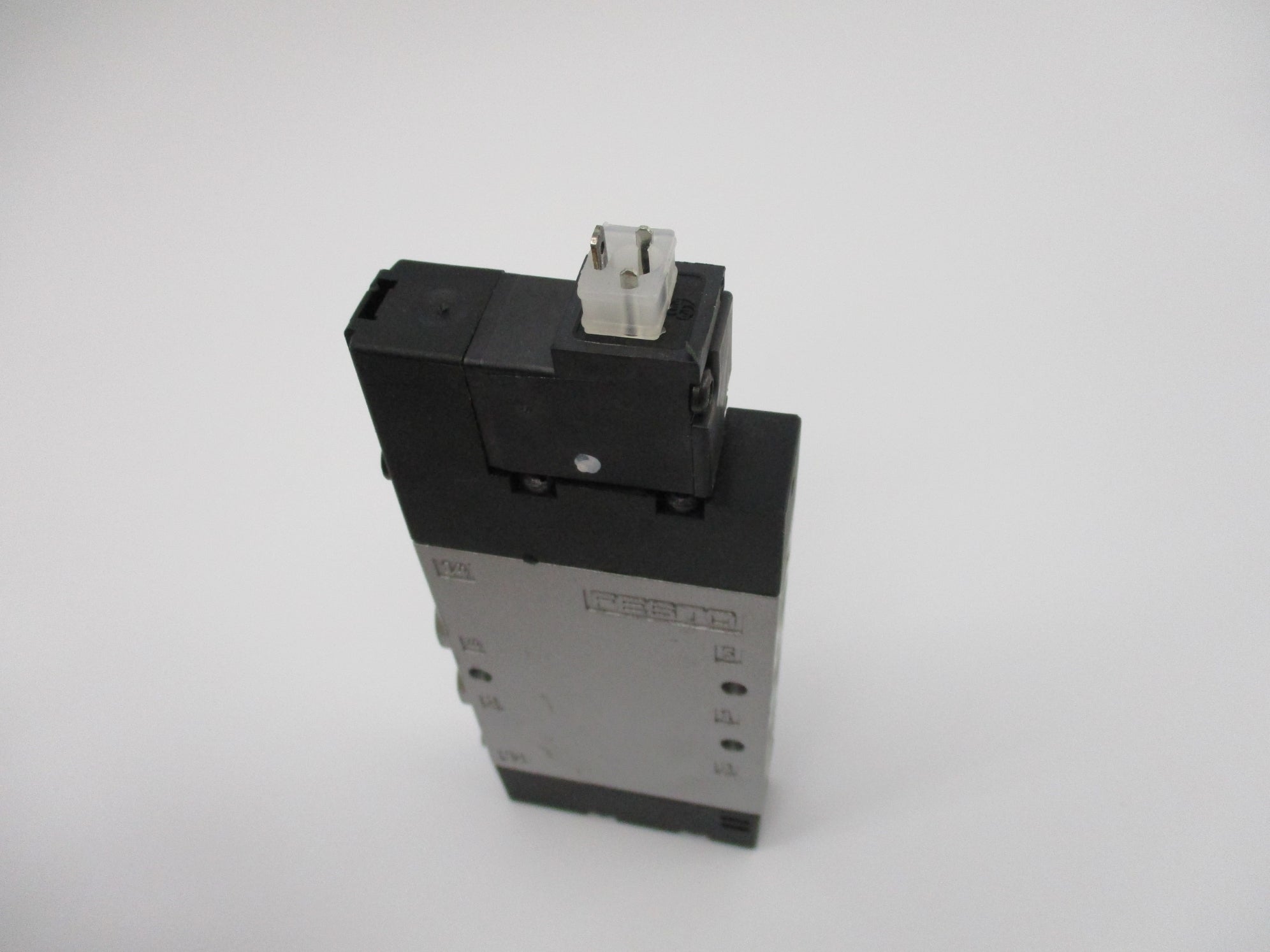 FESTO CPE18-M1H-5L-1/4 163142 20.4-26.4VDC 1/2" NSNP