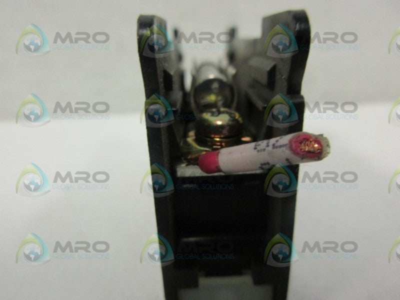 IDEC BAF111SDU FUSE HOLDER W/BLOWN FUSE INDICATOR UNMP