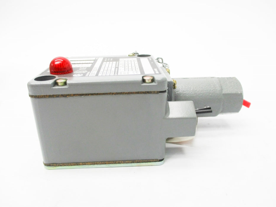 INDUSTRIAL SPARE PART 836T-T350JX9 SER. A 80-550PSI (BR/WH) NSMP