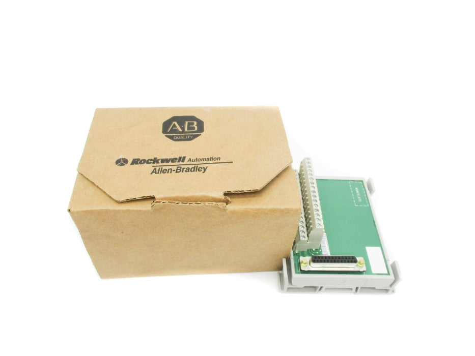 ALLEN BRADLEY 1492-AIFM8-3 SER. C 0-132VAC/DC (BR/WH) NSMP