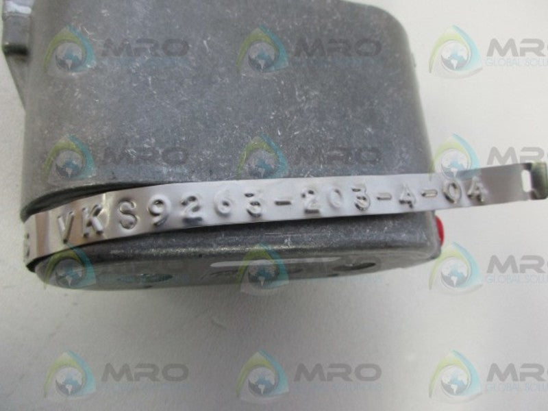 SCHNEIDER VKS-9263-203-4-4 STAINLESS STEEL VALVE BODY NSMP