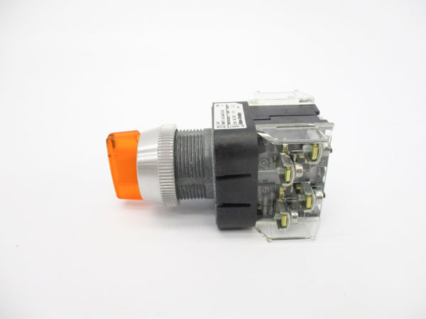 ALLEN BRADLEY 800T-24JA4KB7AX SER. U (WH) NSMP