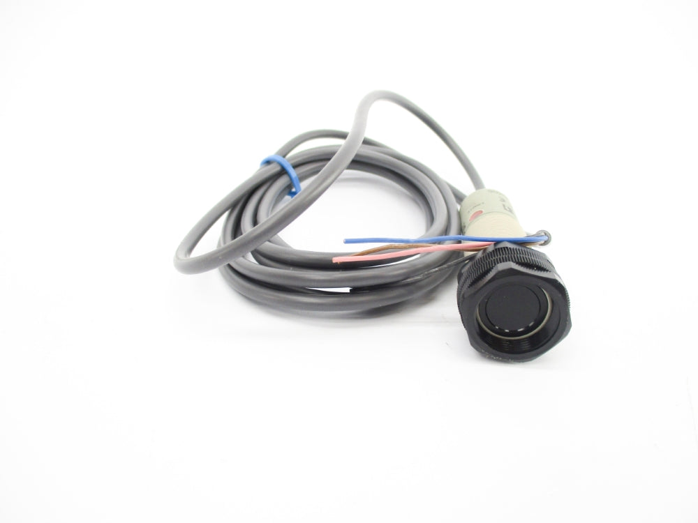 OMRON E3F2-DS10C4-N 10-30VDC NSNP
