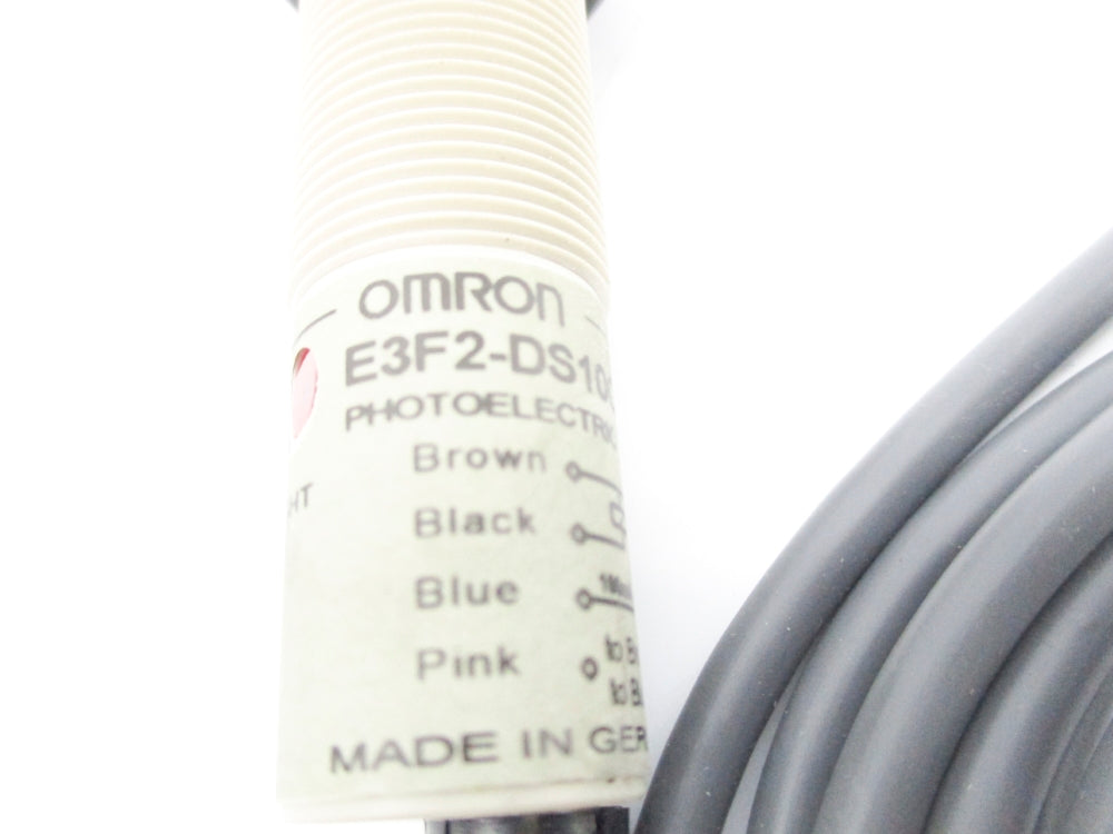 OMRON E3F2-DS10C4-N 10-30VDC NSNP