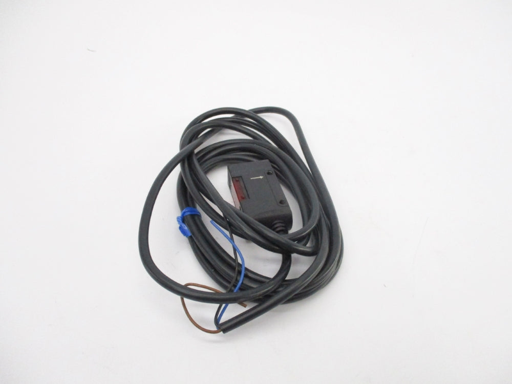 OMRON E3S-AT81-D 10-30VDC NSNP