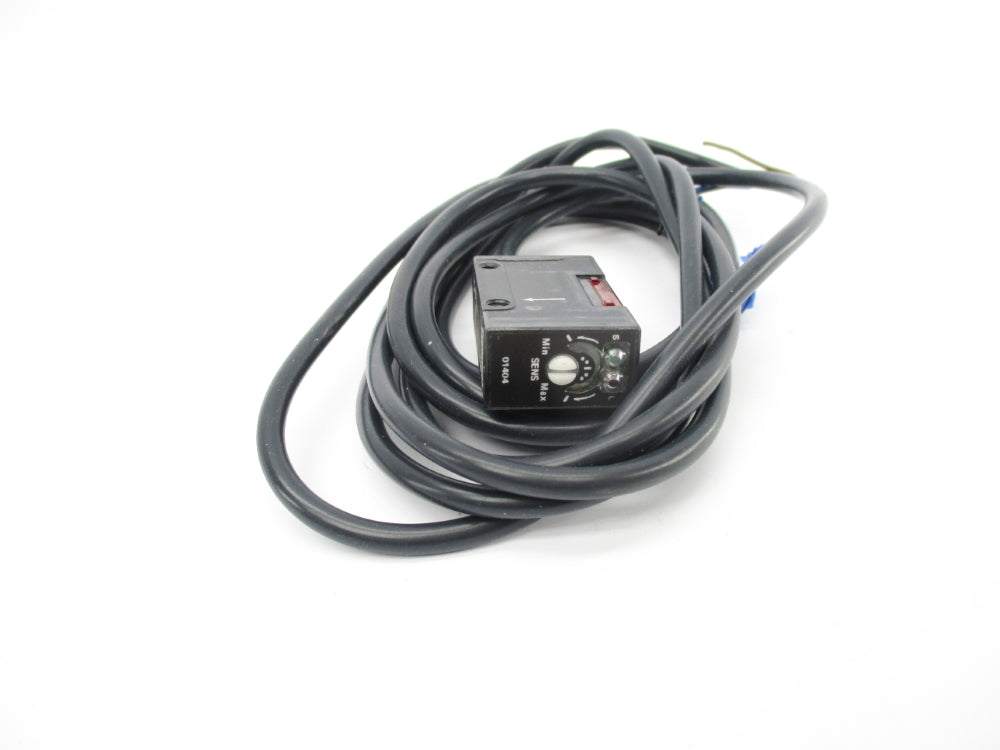 OMRON E3S-AT81-D 10-30VDC NSNP