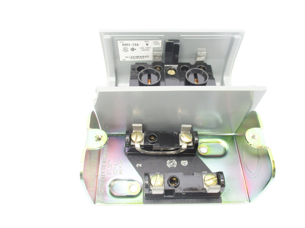 ALLEN BRADLEY 800S-2SA SER. M 600VAC (WH) NSMP