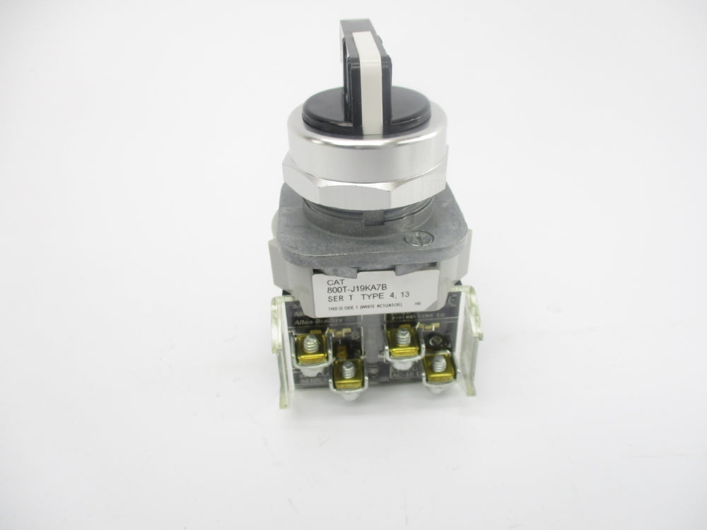 ALLEN BRADLEY 800T-J19KA7B SER. T (WH) NSMP