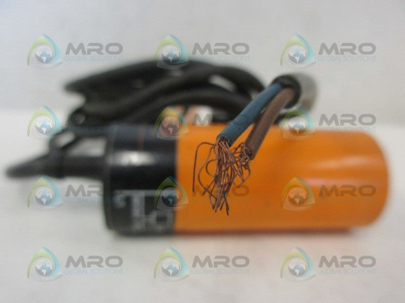 IFM EFECTOR 8057BC20NL2ABXX CAPACITIVE SENSOR UNMP
