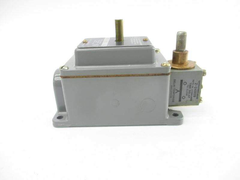 ALLEN BRADLEY 802T-R1TA SER. A 120VAC/CA 3A NSNP