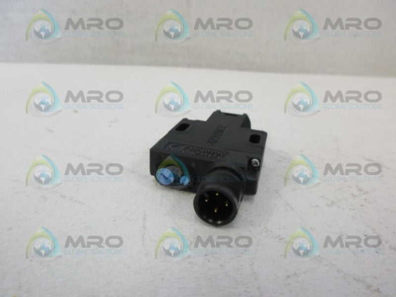 KEYENCE PZ-G61CB PHOTOELECTRIC SENSOR *NEW IN BOX*
