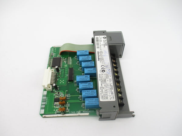 ALLEN BRADLEY 1746-OW8 SER. A 5-265VAC (NO DOOR) NSNP
