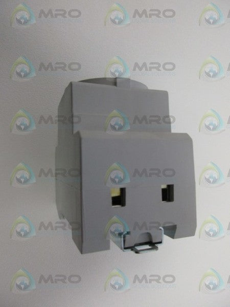 HAGER SN 010 564 010 POWER OUTLETNSNP