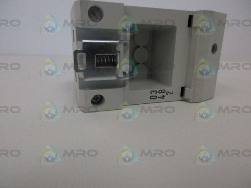 HAGER SN 010 564 010 POWER OUTLETNSNP
