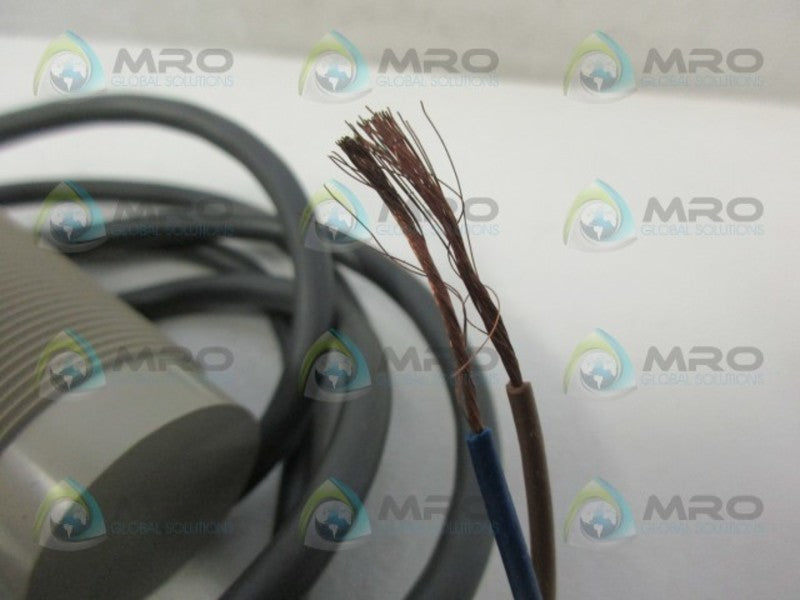 OMRON E2K-X15MY1 CAPACITVIVE SWITCH *USED*