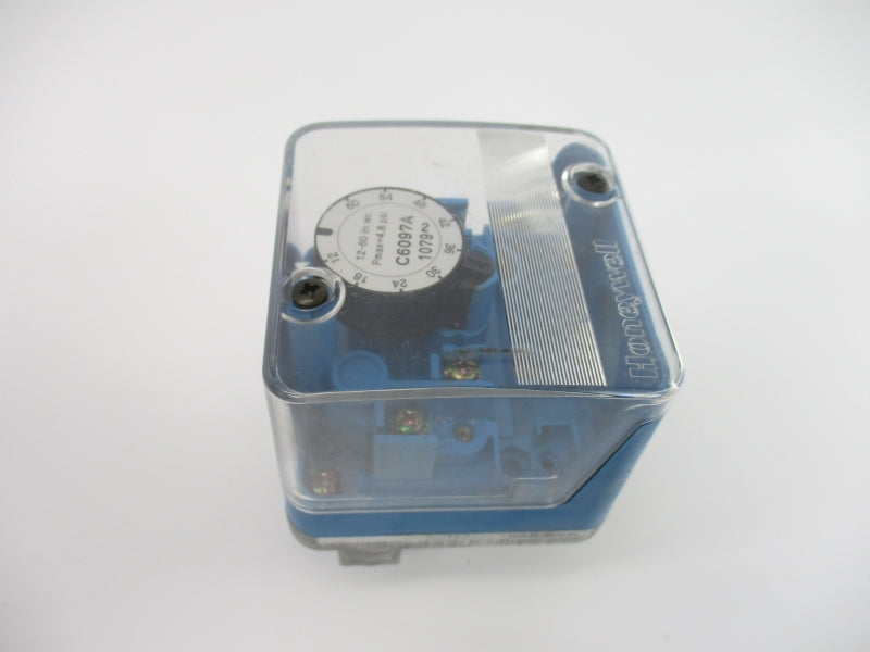 HONEYWELL C6097A1079 120/240VAC 3.0A 4.8PSI 1/4" NSMP