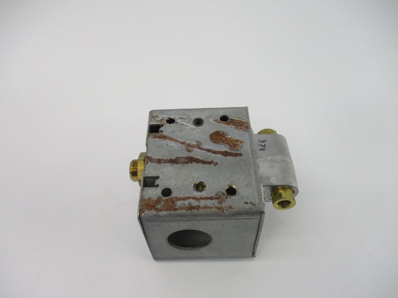 BASO L62GB-3 250VAC 4A (AS PICTURED) NSNP