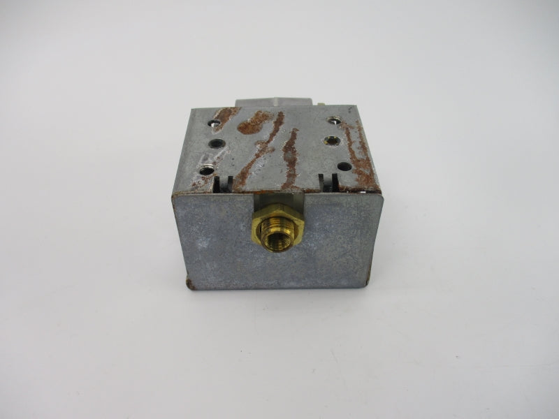 BASO L62GB-3 250VAC 4A (AS PICTURED) NSNP