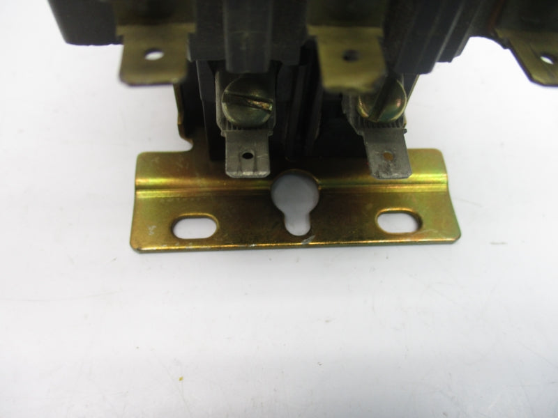 FURNAS ELECTRIC 42DE35AJ356R SER. C 24V 63A UNMP