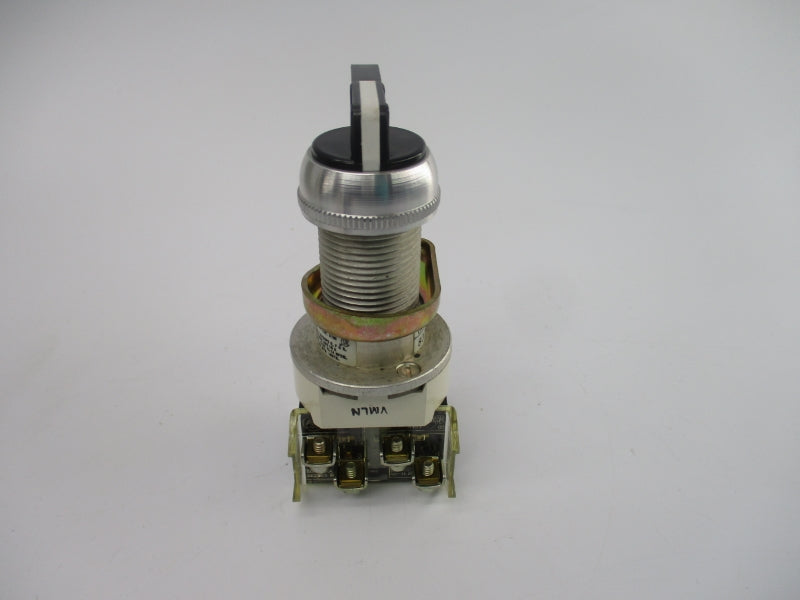 ALLEN BRADLEY 800H-JP17KC7AAXX SER. C (BK/YL) NSMP