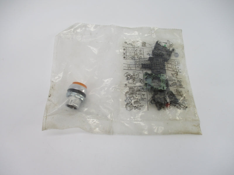 ALLEN BRADLEY 800FM-LE0MN5YX11 SER. A NSMP