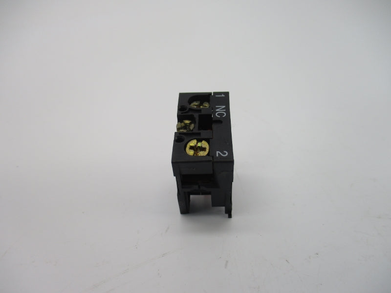 TELEMECANIQUE ZB2-BE102 600V 10A NSNP