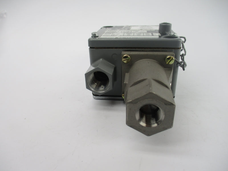 ALLEN BRADLEY 836T-T303J SER. A 120-600V 60A 350-5000PSI NSNP