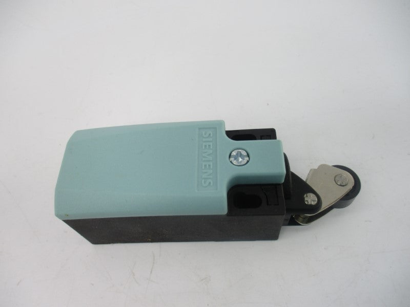 SIEMENS 3SE5232-0HE10 230V 3A (WH) NSMP