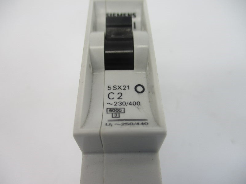 SIEMENS 5SX21C2 230/400V 2A NSNP