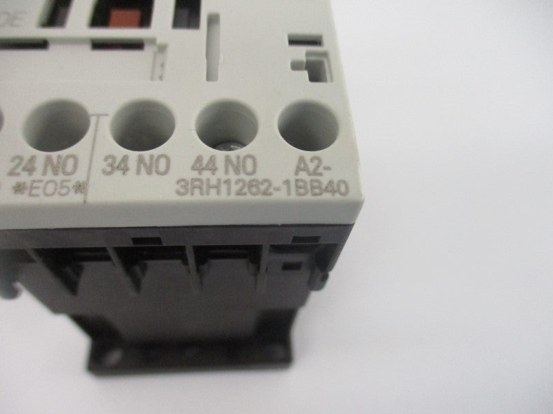 SIEMENS 3RH1262-1BB40 24VDC 10A (AS PICTURED) NSNP