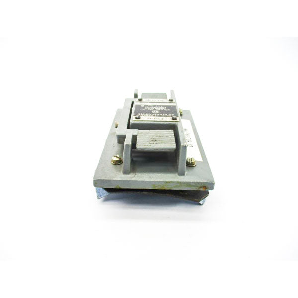 ALLEN BRADLEY 800S-2SAF4 SER. CA 600V (AS PICTURED) UNMP