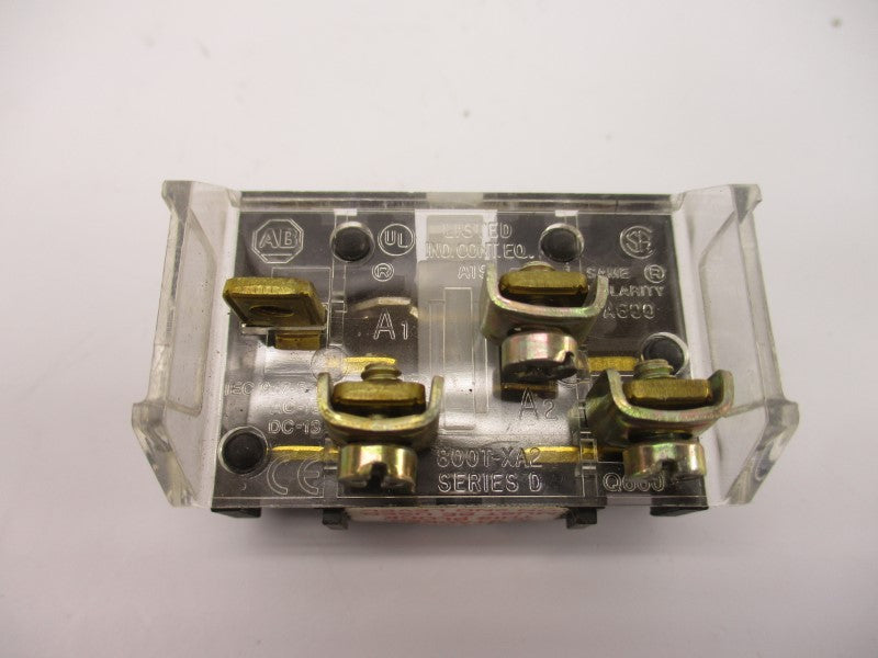 ALLEN BRADLEY 800T-XA2 SER. D UNMP