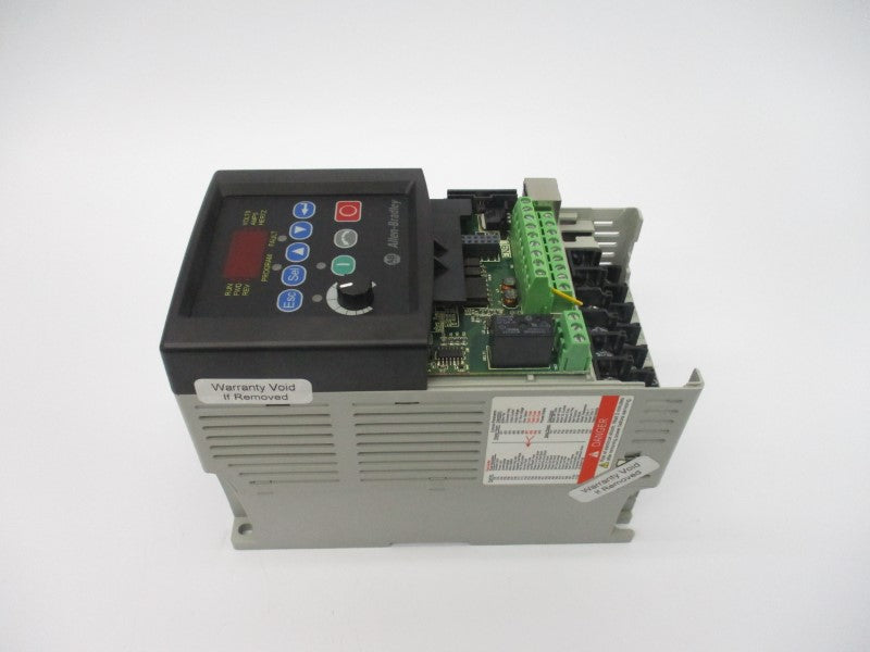 ALLEN BRADLEY 22B-B2P3N104 SER. A F/W 3.03 180-264VAC 2.5A (AS PICTURED) NSNP