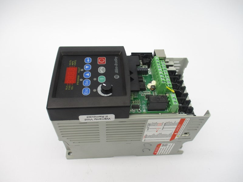 ALLEN BRADLEY 22B-A8P0N104 SER. A F/W 7.01 180-264VAC 18.0A UNMP